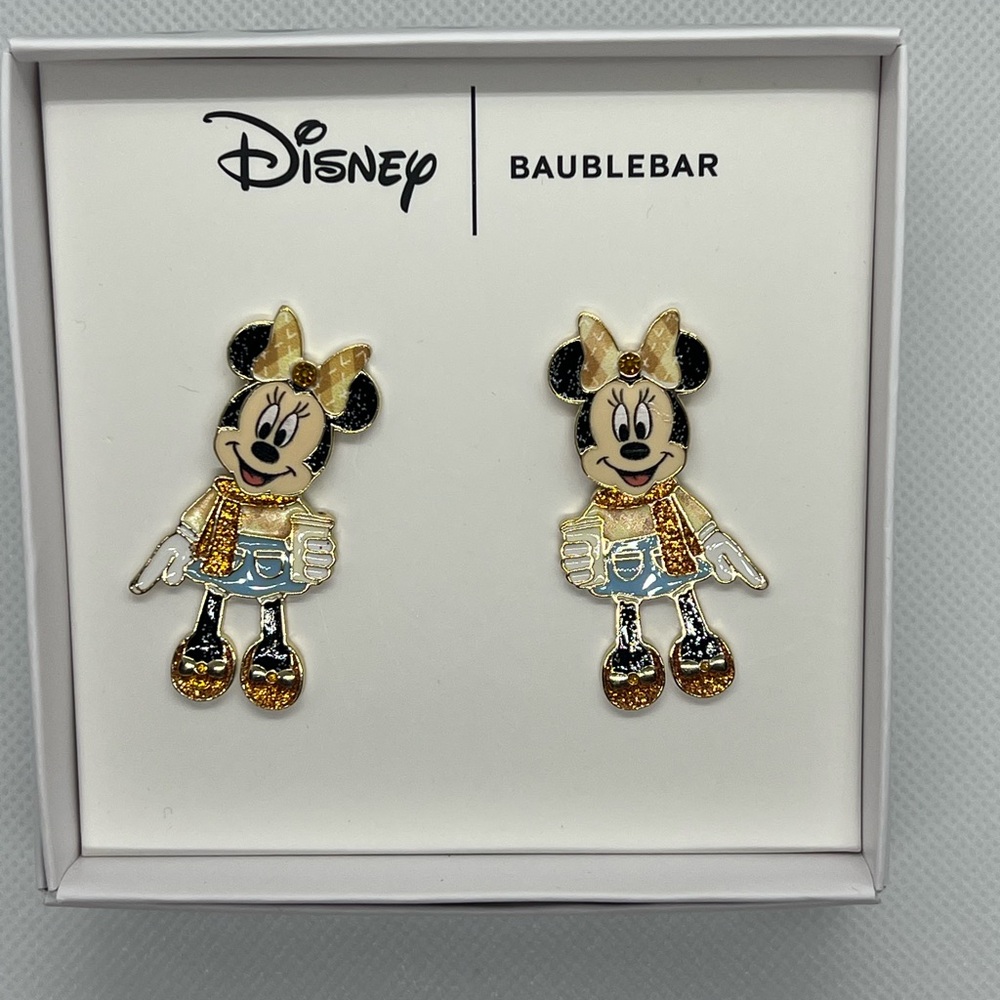 NEW BaubleBar x Disney Minnie Mouse in Fall Clothes Holding Coffee Earrings - Picture 4 of 14